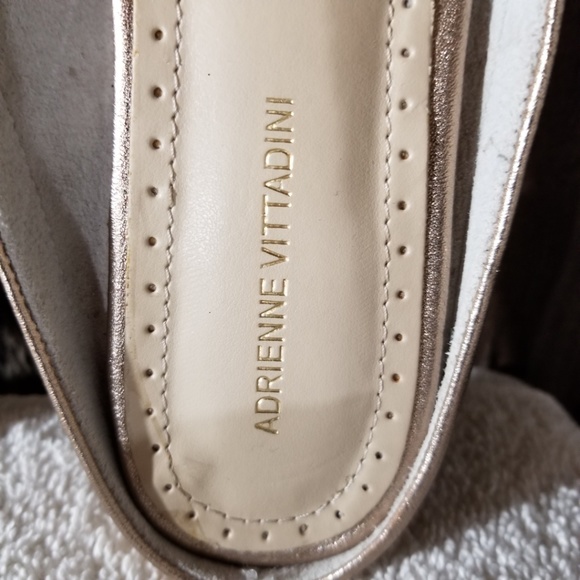 Adrienne Vittadini Leather white and gold mules - Picture 4 of 7